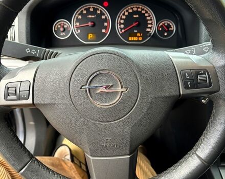 Черный Опель Вектра, объемом двигателя 2.2 л и пробегом 33 тыс. км за 8000 $, фото 6 на Automoto.ua