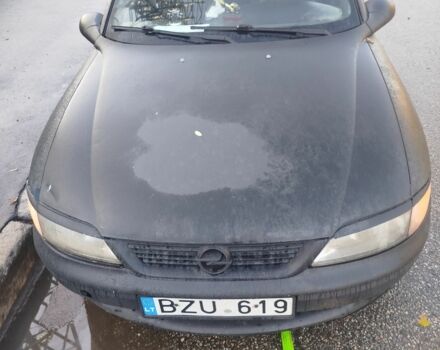 Черный Опель Вектра, объемом двигателя 2 л и пробегом 330 тыс. км за 600 $, фото 1 на Automoto.ua