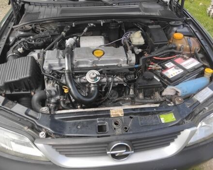 Чорний Опель Вектра, об'ємом двигуна 2 л та пробігом 352 тис. км за 1750 $, фото 6 на Automoto.ua