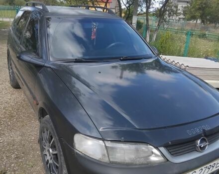 Чорний Опель Вектра, об'ємом двигуна 2 л та пробігом 352 тис. км за 1750 $, фото 2 на Automoto.ua