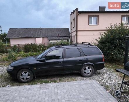 Черный Опель Вектра, объемом двигателя 1.8 л и пробегом 287 тыс. км за 2200 $, фото 1 на Automoto.ua