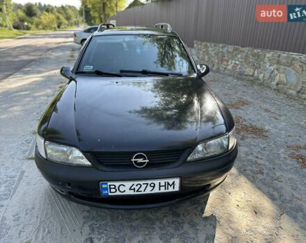Черный Опель Вектра, объемом двигателя 1.8 л и пробегом 359 тыс. км за 1150 $, фото 3 на Automoto.ua