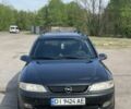 Черный Опель Вектра, объемом двигателя 1.6 л и пробегом 366 тыс. км за 2150 $, фото 1 на Automoto.ua