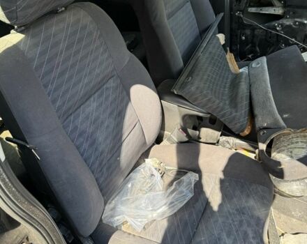 Черный Опель Вектра, объемом двигателя 2 л и пробегом 250 тыс. км за 300 $, фото 2 на Automoto.ua