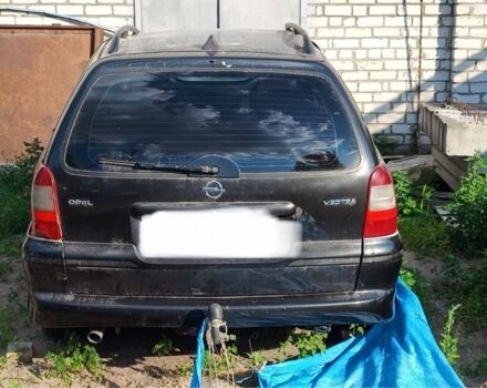 Черный Опель Вектра, объемом двигателя 1.8 л и пробегом 275 тыс. км за 1200 $, фото 4 на Automoto.ua
