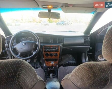 Опель Вектра 1998 в Львове на Automoto.ua Черный Опель Вектра, объемом двигателя 2 л и пробегом 416 тыс. км за 2000 $, фото 5 на Automoto.ua