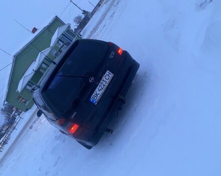 Черный Опель Вектра, объемом двигателя 1.8 л и пробегом 478 тыс. км за 1750 $, фото 3 на Automoto.ua