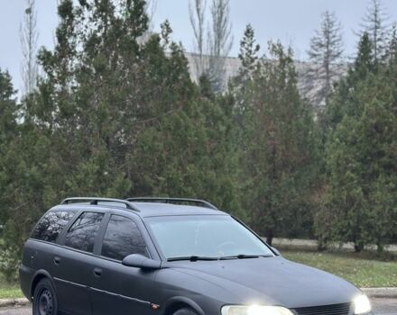 Черный Опель Вектра, объемом двигателя 2 л и пробегом 300 тыс. км за 1800 $, фото 2 на Automoto.ua