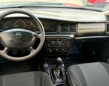 Черный Опель Вектра, объемом двигателя 1.6 л и пробегом 370 тыс. км за 1599 $, фото 7 на Automoto.ua