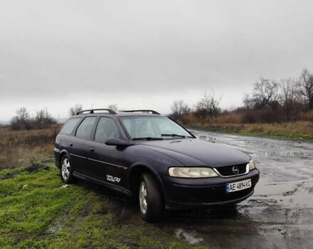 Черный Опель Вектра, объемом двигателя 1.6 л и пробегом 333 тыс. км за 1999 $, фото 6 на Automoto.ua