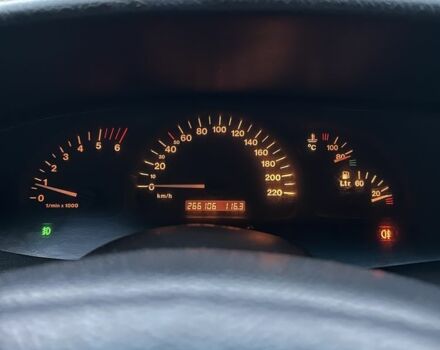 Черный Опель Вектра, объемом двигателя 2 л и пробегом 300 тыс. км за 1800 $, фото 10 на Automoto.ua