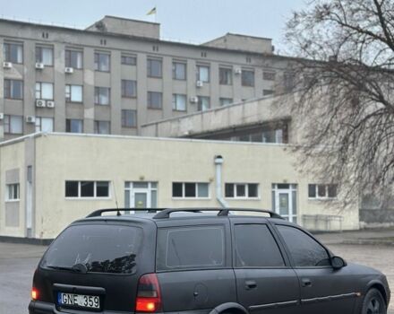 Черный Опель Вектра, объемом двигателя 2 л и пробегом 300 тыс. км за 1800 $, фото 3 на Automoto.ua