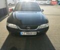 Черный Опель Вектра, объемом двигателя 1.6 л и пробегом 194 тыс. км за 2500 $, фото 1 на Automoto.ua