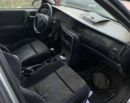 Чорний Опель Вектра, об'ємом двигуна 1 л та пробігом 1 тис. км за 516 $, фото 2 на Automoto.ua