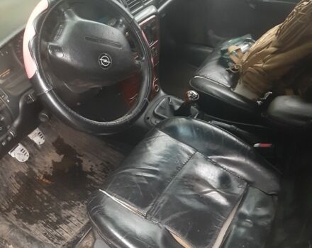 Черный Опель Вектра, объемом двигателя 2 л и пробегом 350 тыс. км за 1307 $, фото 6 на Automoto.ua