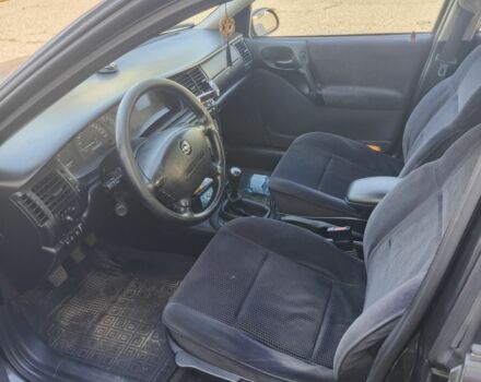 Черный Опель Вектра, объемом двигателя 1.6 л и пробегом 290 тыс. км за 2900 $, фото 4 на Automoto.ua