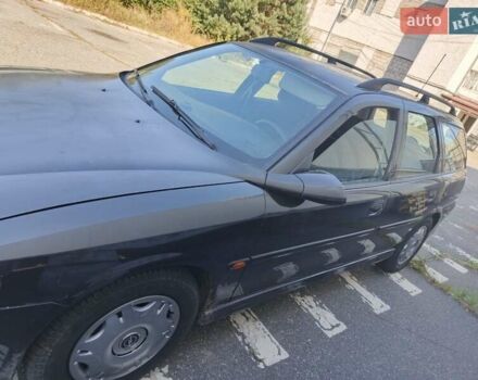 Черный Опель Вектра, объемом двигателя 1.6 л и пробегом 290 тыс. км за 2900 $, фото 1 на Automoto.ua