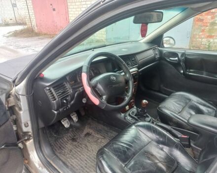 Чорний Опель Вектра, об'ємом двигуна 2 л та пробігом 270 тис. км за 1500 $, фото 4 на Automoto.ua