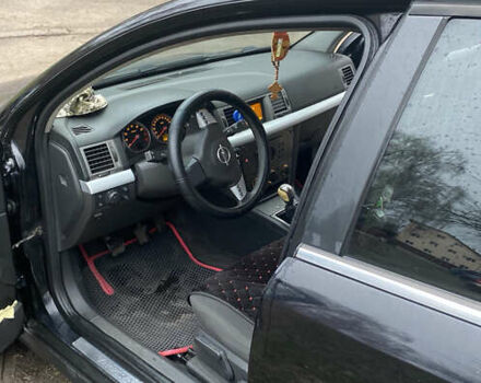 Черный Опель Вектра, объемом двигателя 2 л и пробегом 279 тыс. км за 3100 $, фото 4 на Automoto.ua