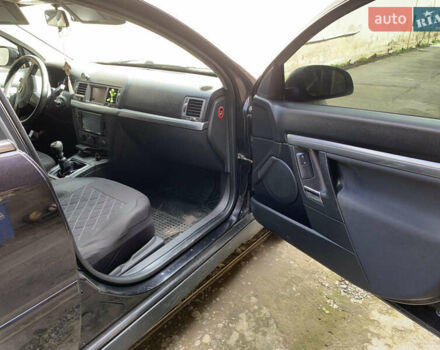 Черный Опель Вектра, объемом двигателя 2.2 л и пробегом 280 тыс. км за 4300 $, фото 5 на Automoto.ua