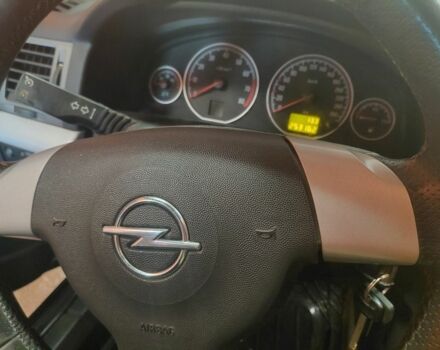 Черный Опель Вектра, объемом двигателя 2.2 л и пробегом 253 тыс. км за 3700 $, фото 6 на Automoto.ua