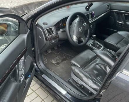 Черный Опель Вектра, объемом двигателя 1.9 л и пробегом 280 тыс. км за 4000 $, фото 4 на Automoto.ua