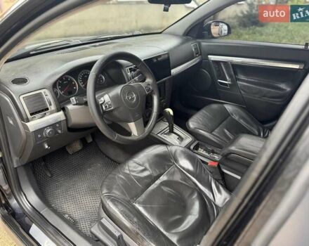 Черный Опель Вектра, объемом двигателя 1.9 л и пробегом 323 тыс. км за 6300 $, фото 1 на Automoto.ua