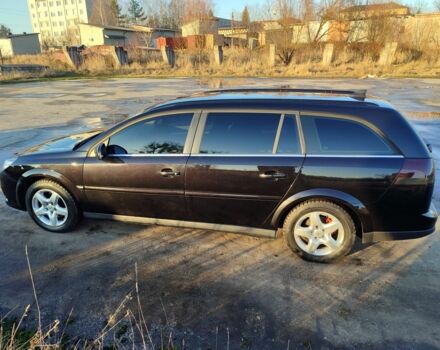 Черный Опель Вектра, объемом двигателя 1.9 л и пробегом 330 тыс. км за 4666 $, фото 5 на Automoto.ua