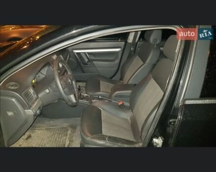 Черный Опель Вектра, объемом двигателя 1.9 л и пробегом 365 тыс. км за 5000 $, фото 4 на Automoto.ua