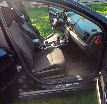 Черный Опель Вектра, объемом двигателя 1.91 л и пробегом 330 тыс. км за 5200 $, фото 16 на Automoto.ua