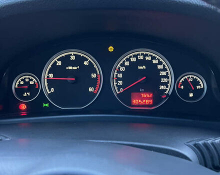 Чорний Опель Вектра, об'ємом двигуна 1.91 л та пробігом 305 тис. км за 6300 $, фото 9 на Automoto.ua