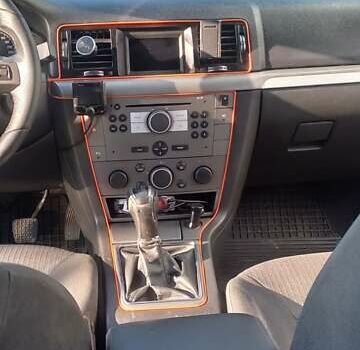 Черный Опель Вектра, объемом двигателя 1.91 л и пробегом 330 тыс. км за 5200 $, фото 13 на Automoto.ua