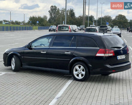 Черный Опель Вектра, объемом двигателя 1.9 л и пробегом 280 тыс. км за 5490 $, фото 4 на Automoto.ua