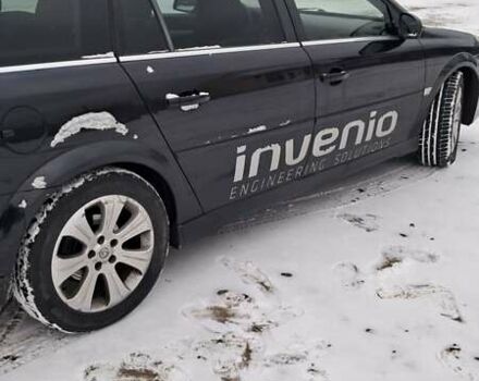 Черный Опель Вектра, объемом двигателя 1.9 л и пробегом 312 тыс. км за 5500 $, фото 3 на Automoto.ua