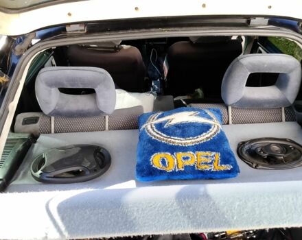 Чорний Опель Вектра, об'ємом двигуна 2 л та пробігом 330 тис. км за 1700 $, фото 4 на Automoto.ua