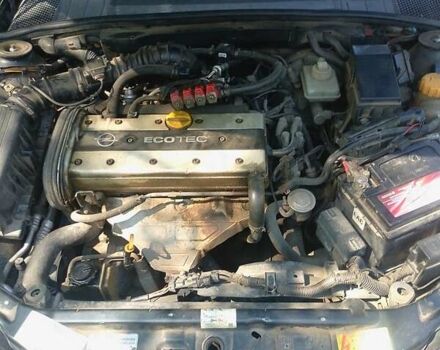 Черный Опель Вектра, объемом двигателя 1.8 л и пробегом 250 тыс. км за 2500 $, фото 4 на Automoto.ua