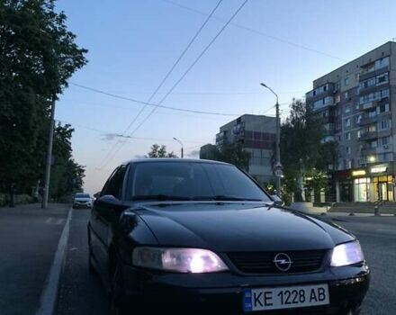 Черный Опель Вектра, объемом двигателя 2 л и пробегом 217 тыс. км за 3000 $, фото 6 на Automoto.ua
