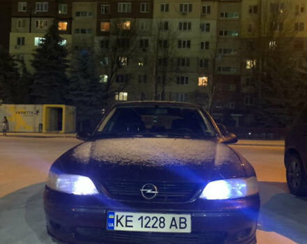 Черный Опель Вектра, объемом двигателя 2 л и пробегом 217 тыс. км за 3000 $, фото 10 на Automoto.ua