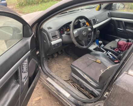 Черный Опель Вектра, объемом двигателя 1.9 л и пробегом 318 тыс. км за 1786 $, фото 5 на Automoto.ua