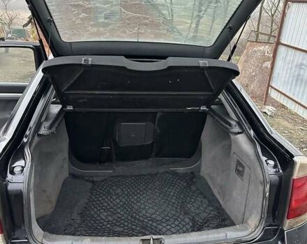 Черный Опель Вектра, объемом двигателя 1.9 л и пробегом 300 тыс. км за 2800 $, фото 1 на Automoto.ua