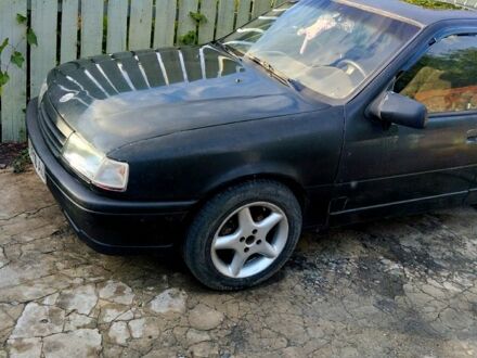 Опель Вектра 1989 в Изюме на Automoto.ua Черный Опель Вектра, объемом двигателя 2 л и пробегом 410 тыс. км за 1400 $, фото 1 на Automoto.ua