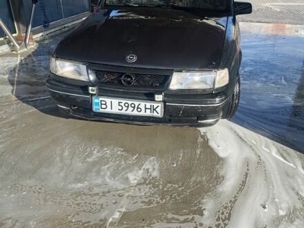 Черный Опель Вектра, объемом двигателя 1.6 л и пробегом 3 тыс. км за 1129 $, фото 1 на Automoto.ua