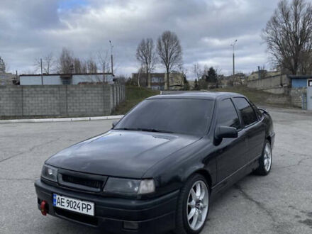 Черный Опель Вектра, объемом двигателя 2 л и пробегом 400 тыс. км за 3000 $, фото 1 на Automoto.ua