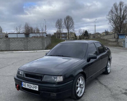 Черный Опель Вектра, объемом двигателя 2 л и пробегом 400 тыс. км за 3000 $, фото 1 на Automoto.ua