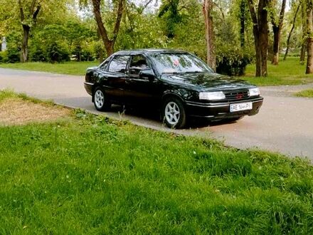 Опель Вектра 1990 в Кривом Роге на Automoto.ua Черный Опель Вектра, объемом двигателя 1.8 л и пробегом 380 тыс. км за 1900 $, фото 1 на Automoto.ua
