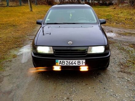 Чорний Опель Вектра, об'ємом двигуна 20 л та пробігом 256 тис. км за 950 $, фото 1 на Automoto.ua
