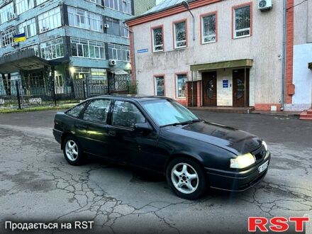 Черный Опель Вектра, объемом двигателя 1.8 л и пробегом 200 тыс. км за 1350 $, фото 1 на Automoto.ua