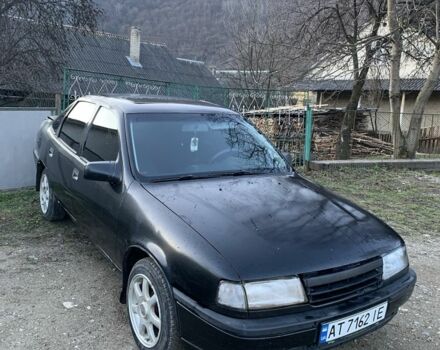 Черный Опель Вектра, объемом двигателя 1.8 л и пробегом 200 тыс. км за 800 $, фото 1 на Automoto.ua