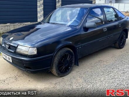 Чорний Опель Вектра, об'ємом двигуна 2 л та пробігом 250 тис. км за 900 $, фото 1 на Automoto.ua
