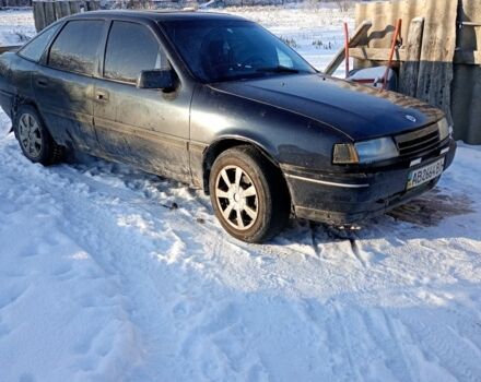 Черный Опель Вектра, объемом двигателя 2 л и пробегом 300 тыс. км за 700 $, фото 1 на Automoto.ua